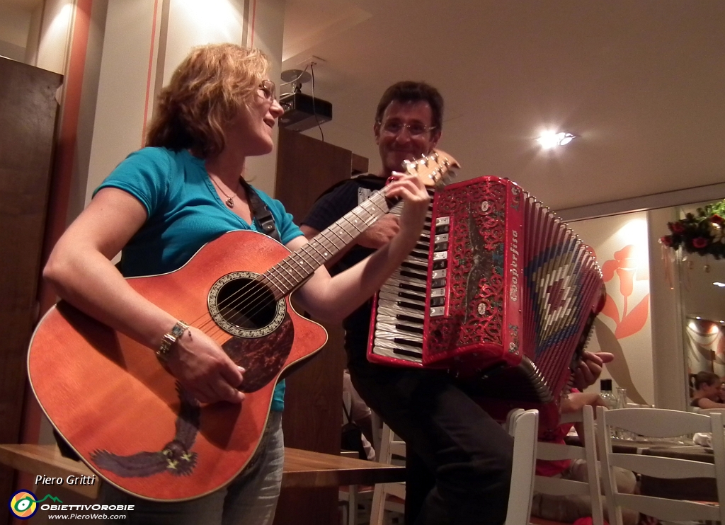 124 e Cate alla chitarra....JPG